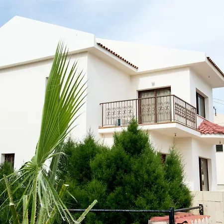 Sunset Valley House Гостьовий будинок Ларнака