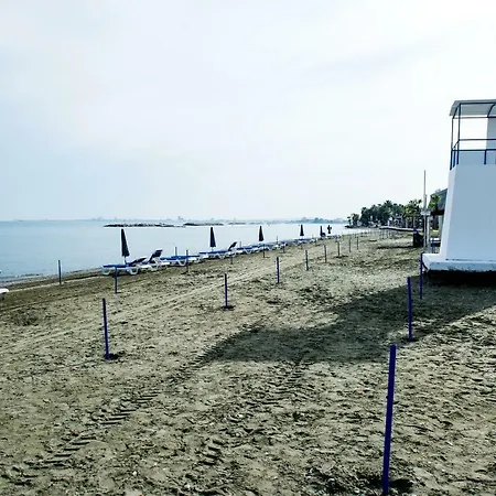 Sunset Valley House Гостьовий будинок Ларнака