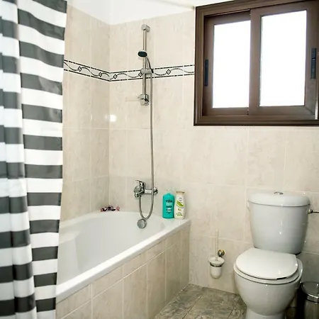 Sunset Valley House Affittacamere Larnaca